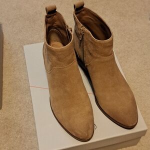 Sole Society Tan suede boots 8.5